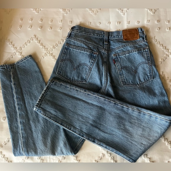 VINTAGE Levi’s Wedgie Jeans - Picture 6 of 11